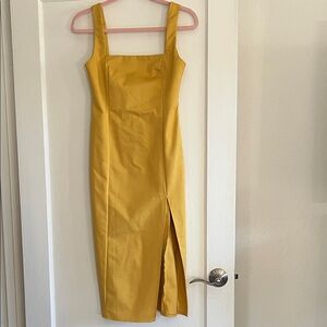 Chic Mustard Midi Dress with Slit